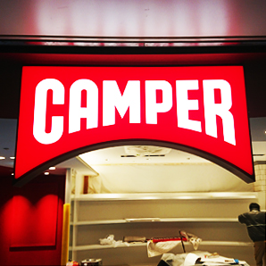 CAMPER電飾サイン