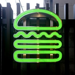 NC加工 アクリル山型 電飾サイン